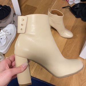 Stella McCartney Vegan Leather Booties – Beige – Size 7